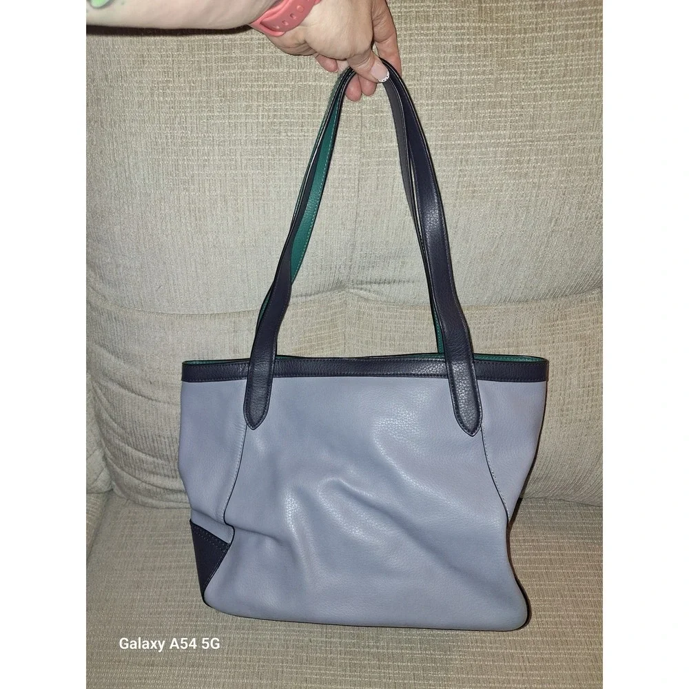 30. Coach Horse and Carriage Tote Bag Lavender Navy Teal Pebbled Leather C6676